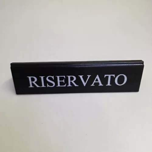 Stolová tabuľka RISERVATO, čierna koženka, biela potlač, veľká