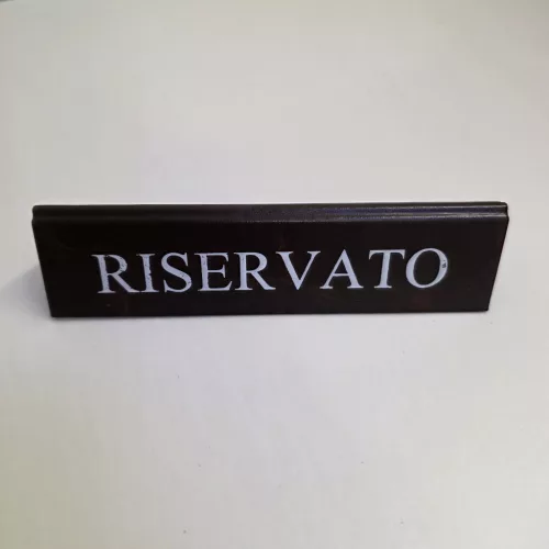 Stolová tabuľka RISERVATO, tmavohnedá koženka, biela potlač, veľká