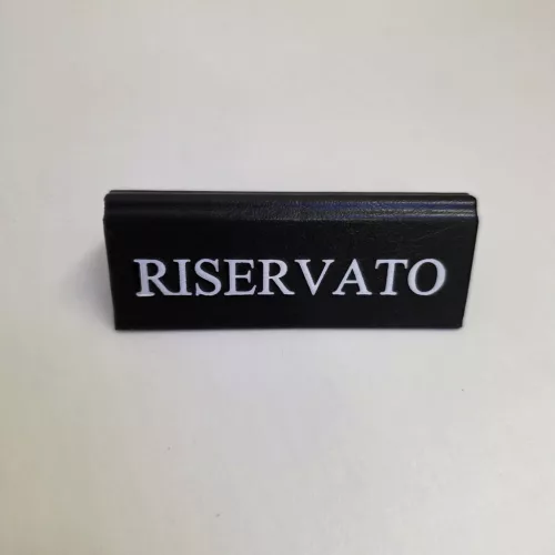 Stolová tabuľka RISERVATO, čierna koženka, biela potlač, malá