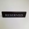Stolová tabuľka RESERVED, tmavohnedá koženka, biela potlač, veľká
