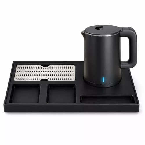 HOBBB Charlottenlund podnos + Esbjerg K106 rýchlovarná kanvica, 1 l – súprava